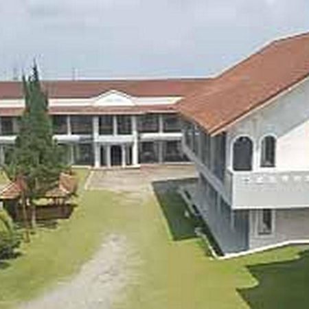 Hotel Puspa Sari Redpartner Ciater Exterior foto