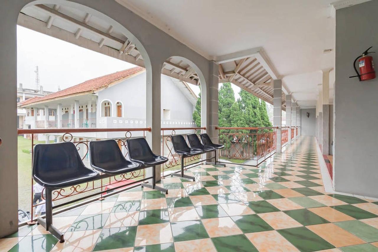 Hotel Puspa Sari Redpartner Ciater Exterior foto